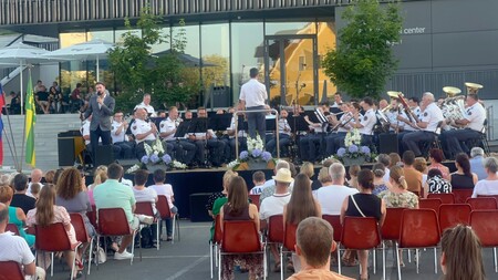 Glasbeni večer s Policijskim orkestrom in gostom Gregorjem Ravnikom